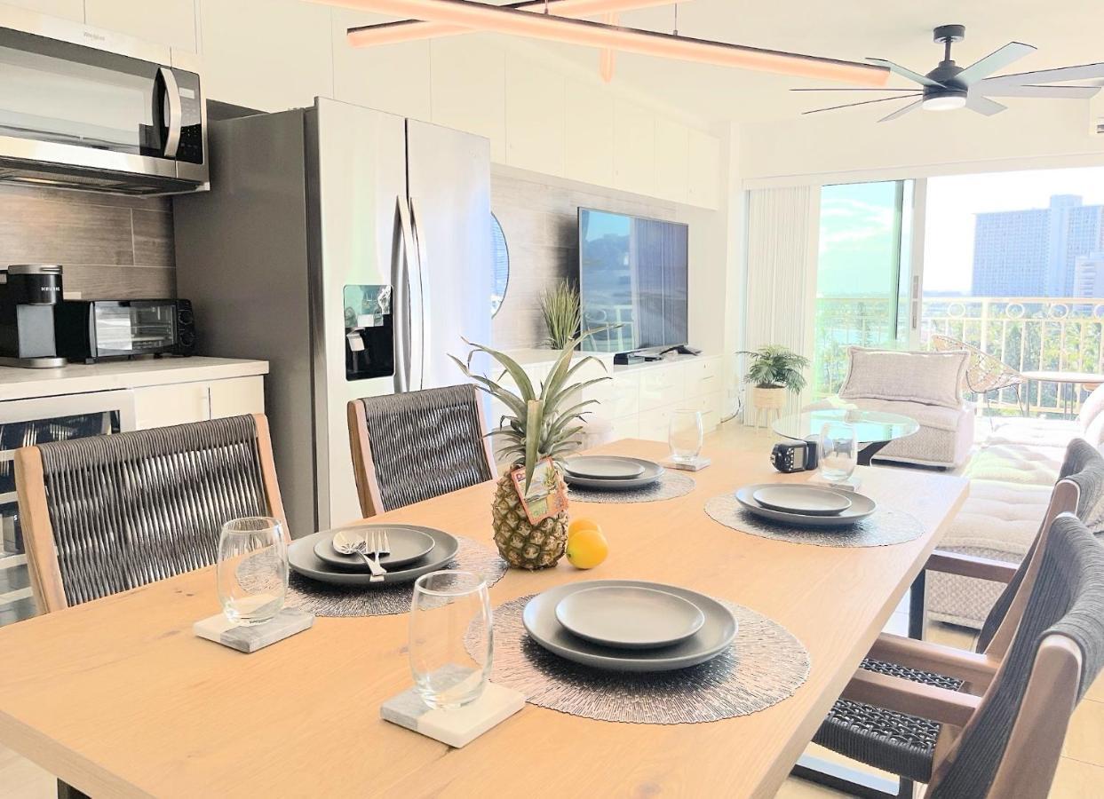 Waikiki Shore 1116 Beachfront Apartamento